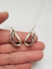 Vintage Sarah Coventry Silver Tone Textured Swirl Clip On Earrings PAT Pend