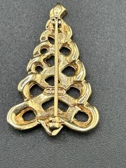 Chistmas Pin/Brooch Lot Avon, Nativity, Reindeers, Faux Pearls, Christmas Trees