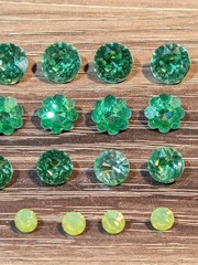 Uranium Glass Rhinestone Lot round dentelle and flower Cut