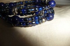 #1427A BRACELET SPIRAL 1″ W ROWS of BLUE & GRAY GLASS BEADS