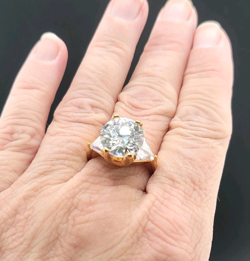 Vtg Sz 7.5 Ring Round w/ Triangles Cubic Zirconia 18KGE Fashion Jewelry STG#5