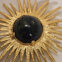 Vtg Starburst Goldtone Green Marble Plastic or Lucite Stone Star Brooch Pendant