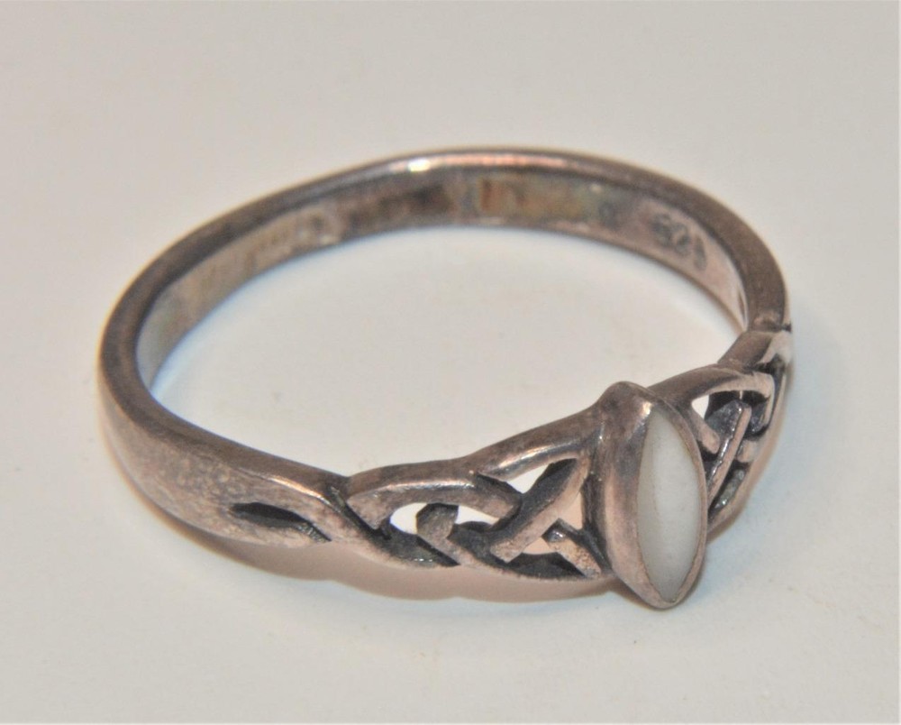 Vintage Stamped 925 Sterling Silver Celtic MOONGLASS Ring Size 4 Weight 1.03g