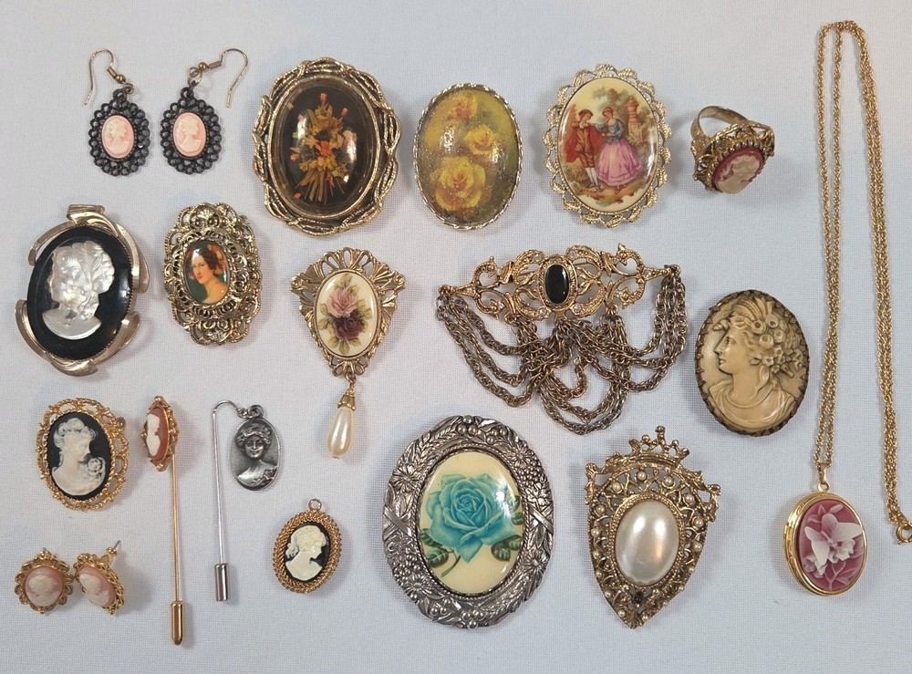 Vintage Estate Jewelry Lot Brooches Ring Locket Pendant Cameo Victorian Style
