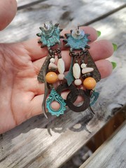 Vintage 90’s Boho Southwestern Dangle Post Charm Earrings Sun Bronze Beads
