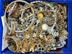 10 Pounds Unsorted Jewelry Lot Vintage Modern Lot Wear Junk Craft DIY Repurpose