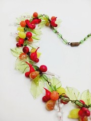 READ Vintage Italian Glass Fruit red bird leaf Salad cardinal green Necklace