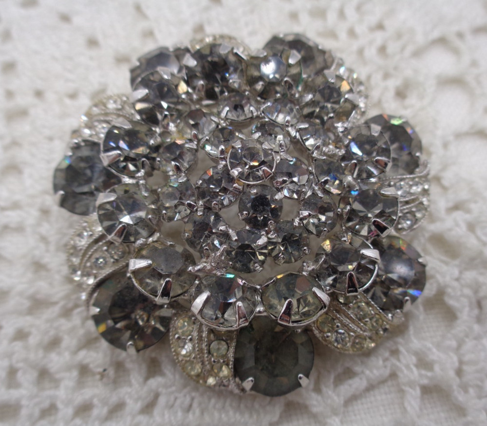 Vintage WEISS Smoky Gray & Clear RHINESTONE BROOCH