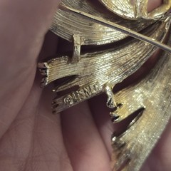 Vintage Lisner Gold Tone Swirling Design Brooch 2.5 Inches Signed