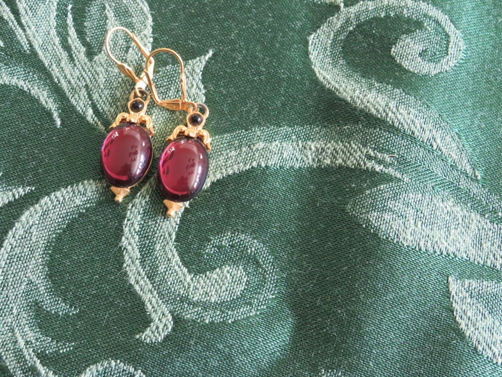 Vintage 1928 Cabochon Faux Amethyst Drop Earrings