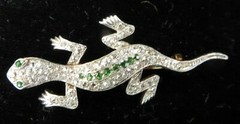 Rare Antique Victorian 18K Gold 0.68ct diamond 0.1ct Demantoid Salamander Pin