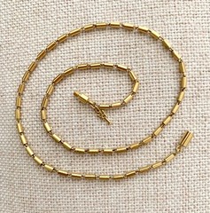 Vtg 1970s Crown Trafari Gold Tone Barrel Link Necklace 15.5” Screw Clasp *Estate