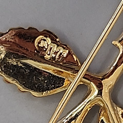 Vintage AAi Rose Brooch Gold Tone Mesh Bud 2 1/8″