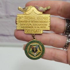 VTG 70s Eastern Star General Grand Chapter 34th Triennial Assembly Pin Goldtone