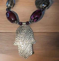 SILVER AMULET PENDANT NECKLACE VINTAGE STERLING Purple Silver color. Beadswith.