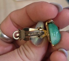 Vtg Marvella Green Jade Goldtone Clip On Earrings #110