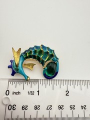 LIND GAL RARE GOLDTONE ENAMELED BLUE SEAHORSE RHINESTONE JELLY BROOCH K63C