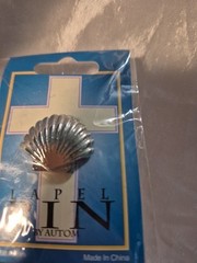 Vintage Scallop Shell Lapel Pin Small Size Silver Color Metal