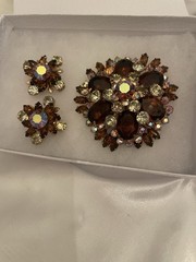 Vintage Gold Tone Root Beer RHINESTONES BROOCH AB & Clear W/CLIP ON EARRINGS