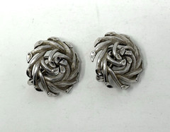 Crown Trifari Brushed Modernist Silver Tone Clip On Earrings Vintage .75 in