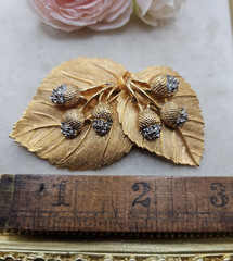 Vintage Craft Leaves Acorns Fall Autumn Brooch Pin Rhinestone Signed Statement