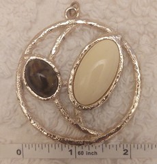 Vtg.1974 Sarah Coventry Desert Flower Pendant In Sarah Coventry Box Modern Boho