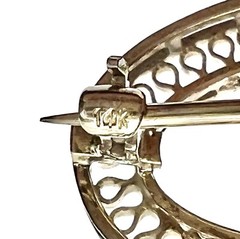 Vintage 14K Solid White Gold Sapphire Bow Filigree Pin Brooch 1” 2.03 Grams