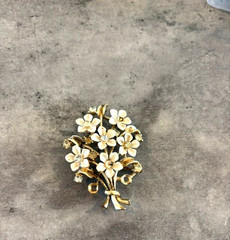 Vintage white Enamel & Rhinestone Flower Cluster Brooch Pin