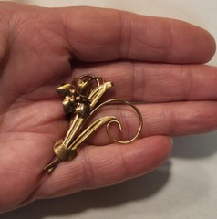 Vintage 1940’s JMS 10K Solid Yellow Gold Lily Brooch Pin 1.75 Inch 4.09 Grams