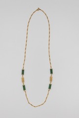 Vintage Sarah Coventry Oriental Lanterns Necklace Gold Tone Green Faux Jade 33″