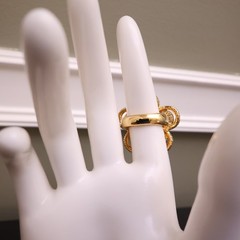 Joan Rivers ring green flower imitation jade clear crystals vintage signed Size7