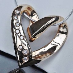 14k yellow gold slide pendant heavy 0.17ct natural diamond open heart 7.4gr