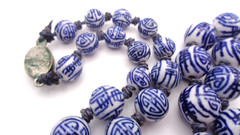 Vintage Chinese Export Hand Knotted Blue & White Graduating Bead Necklace