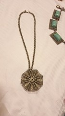 Vintage Confetti Thermoset Pendant Necklace With Beautiful 16″ Chain