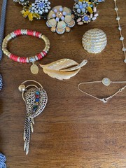 Jewelry Repair Lot 50+ Very Nice Many Signed Missing Rhinestones Resell Harvest