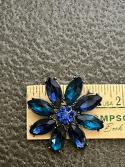 Mid Century Vintage Blue Rhinestone Starburst Flower Brooch Pin