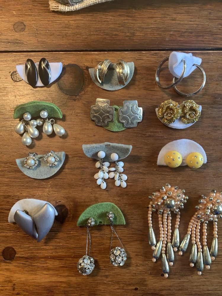 Vintage Mixed Lot clip on Earrings Multicolor Glass plastic metal .Set of 12