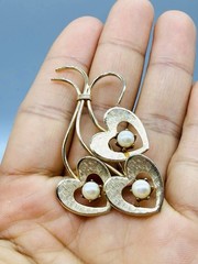 Vtg Unmarked Modernist Heart Flower Pearl Gold Tone Brooch Pin