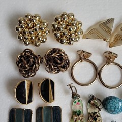 Vintage Multicolor Mixed Lot Earrings Brooch Pin Glass Plastic Metal 16 Pieces