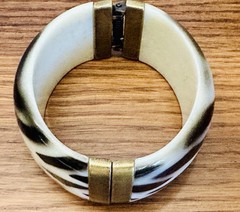 Vintage Zebra Striped Bangle Bracelet Hinged Clamper Boho Cream & Black Chic