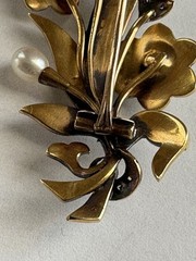 READ Victorian 10K 18K Mixed Metals Pearl Mine Cut Diamonds Leaf Flower Brooch