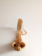 Vtg 70s FLORENZA Cameo Articulated Goldtone Clamper Bangle Bracelet Jewelry