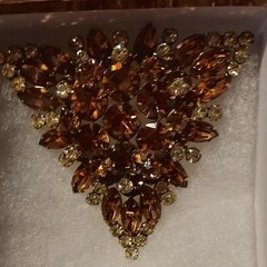 Vintage Juliana D&E Large Rhinestone Brooch Beautiful Goldtone 3″×3″
