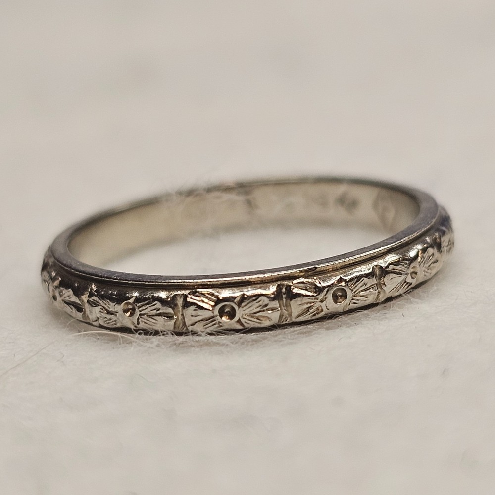 Antique BELAIS 18K White Gold Engraved Wedding Band Ring Art Deco Size 5.5