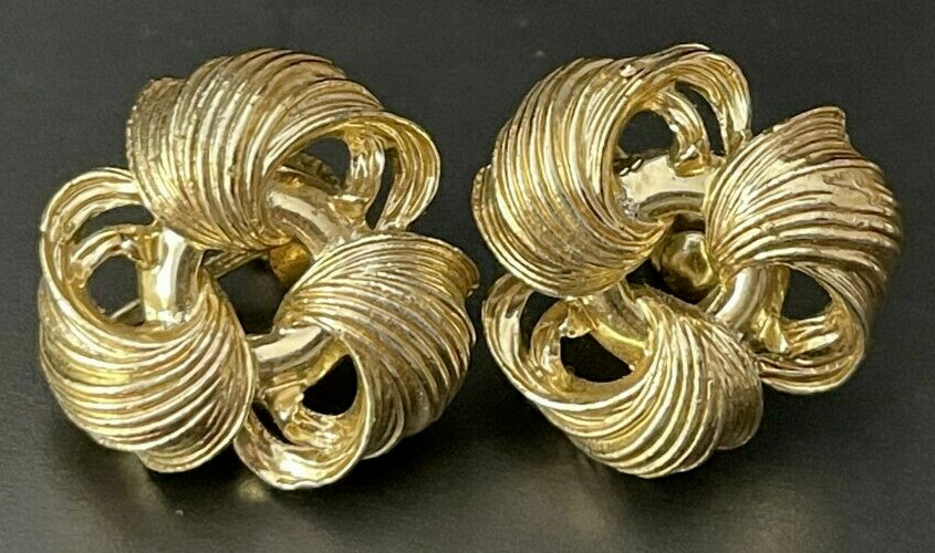 Vintage Lisner Gold tone Earrings Screw Backs Signed