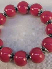 Vintage Fuschia Pink Plastic Bauble Bracelet With Silver Accents 3″ Elastic 90s