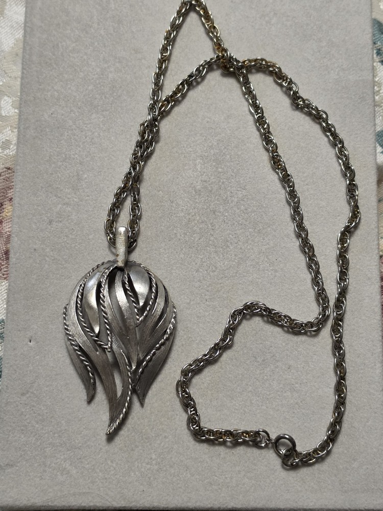 Vintage Silver Tone Pendant On 24″ Chain Unusual Design, Tulip, Flames, Leaves?