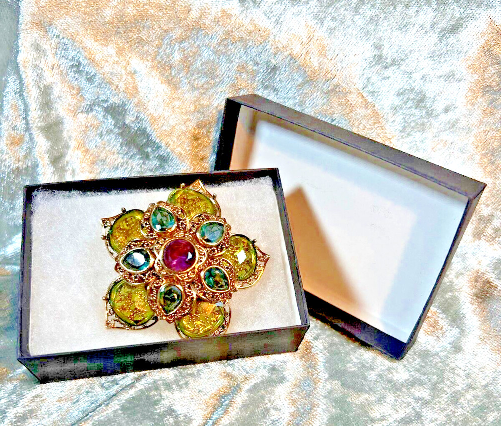 Vintage Monet Glamorous Victorian Style Gold Fashion Brooch