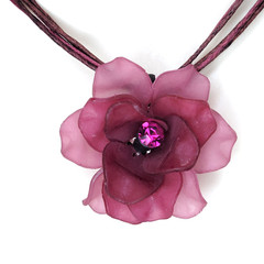 Artisan Vtg Y2K Burgundy Frosted Flower Statement Necklace & Earrings Set