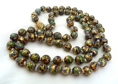 32″ LONG VINTAGE CHINESE GOLD BLUE GREEN RED CLOISONNE ENAMEL HAND KNOT NECKLACE